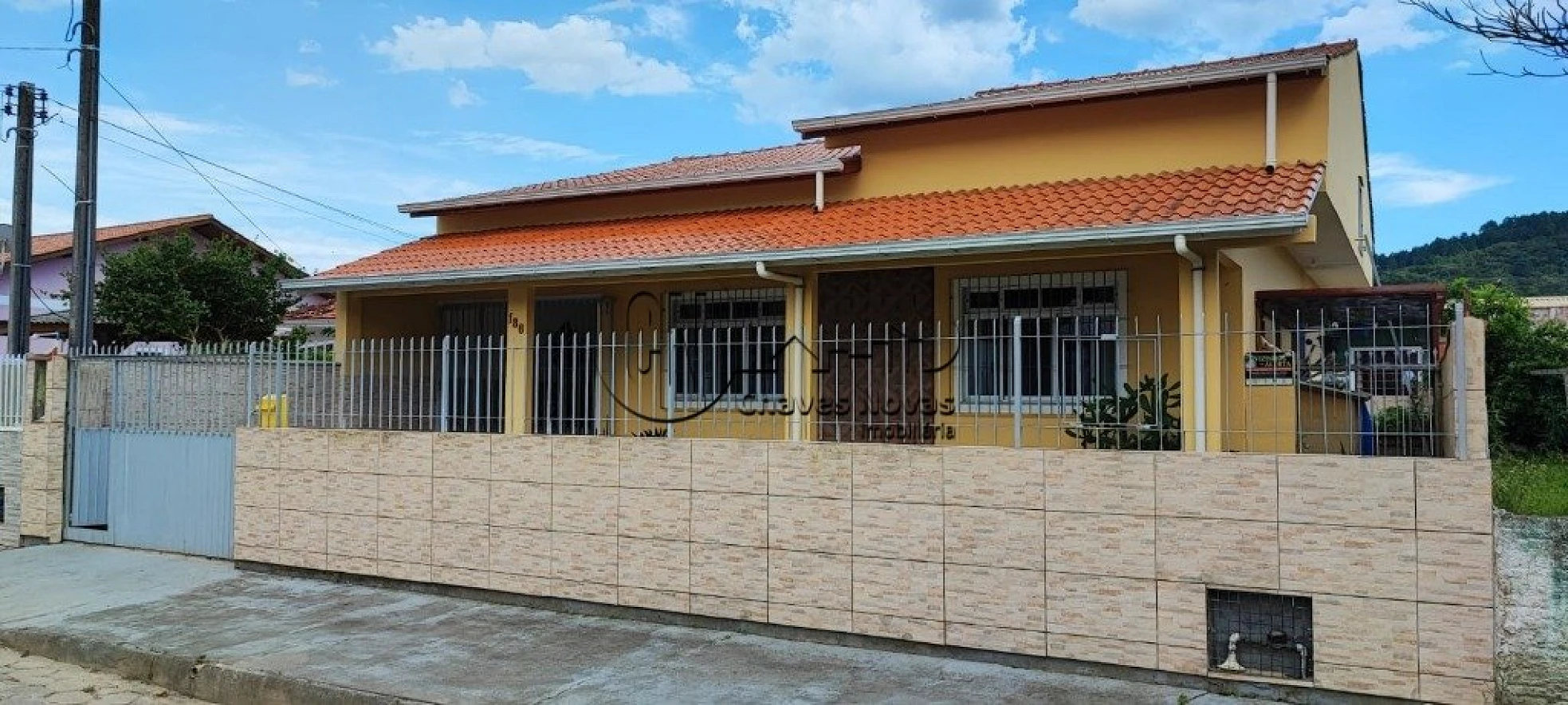 Casa à Venda Unifamiliar com Edícula na Praia de Fora