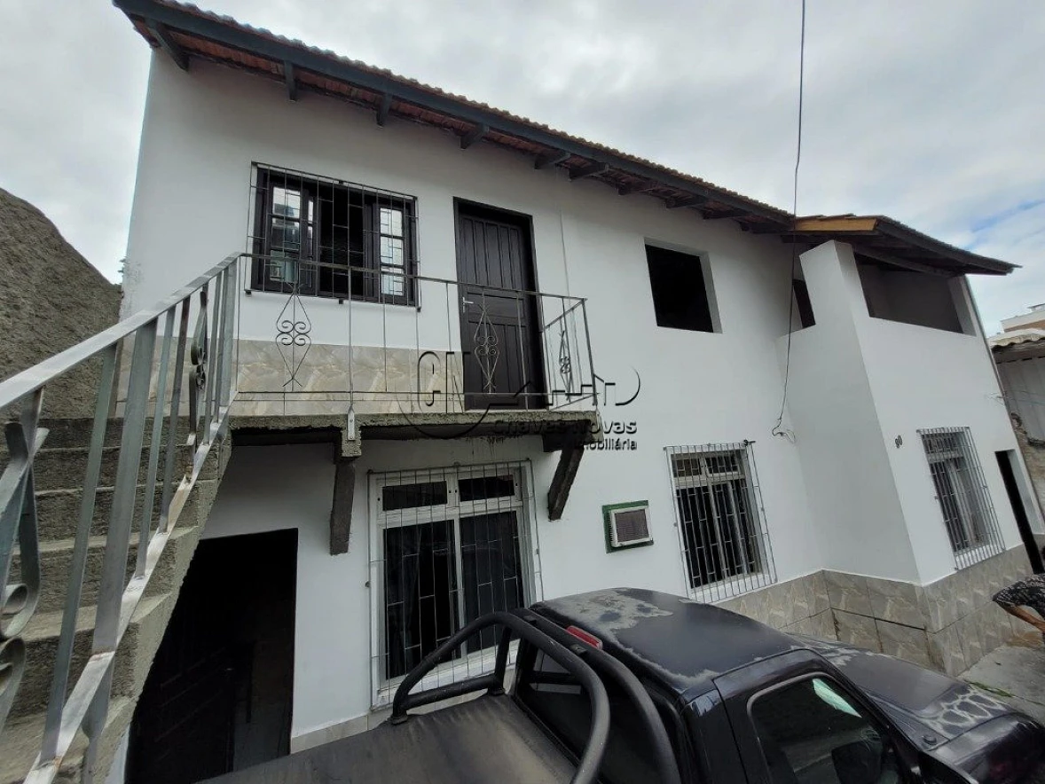 Casa com Três Moradas no Bairro Agronômica em Florianópolis