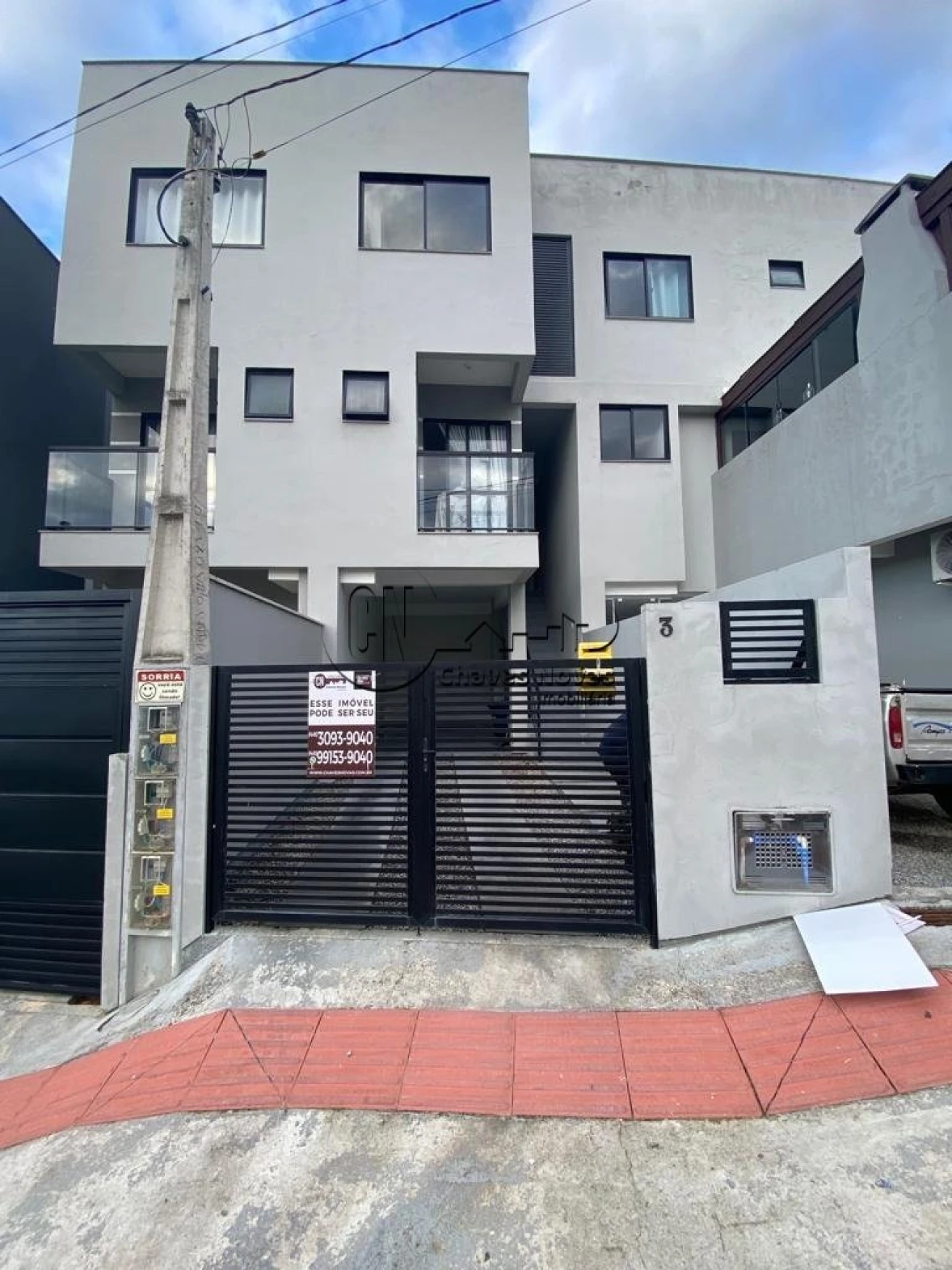 Sobrado Tríplex com Dois Dormitórios a Venda no Bela Vista em Palhoça