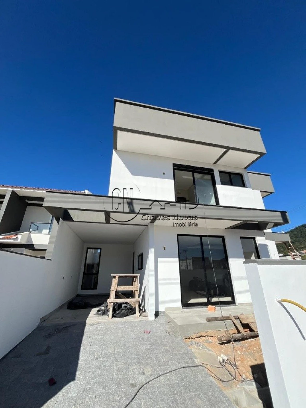 Sobrado geminado em Bosque São José, São José