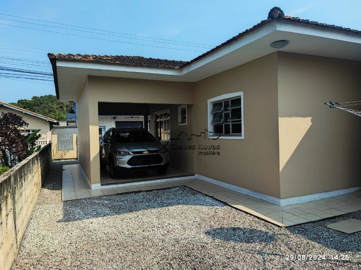 Casa a Venda com 03 Quartos na Barra do Aririu em Palhoça