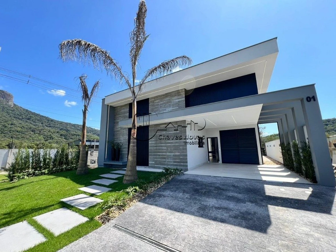 Casa a Venda com 03 Quartos na Reserva da Pedra em Palhoça