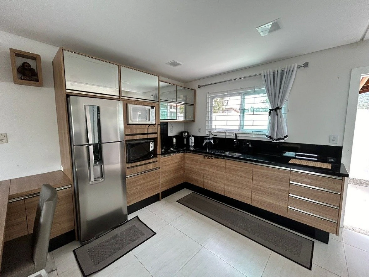 Sobrado geminado em Guarda do Cubatão, Palhoça