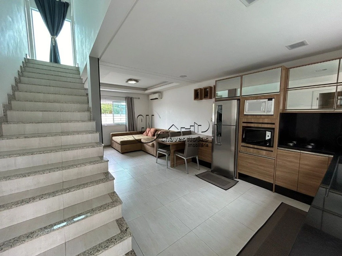 Sobrado geminado em Guarda do Cubatão, Palhoça