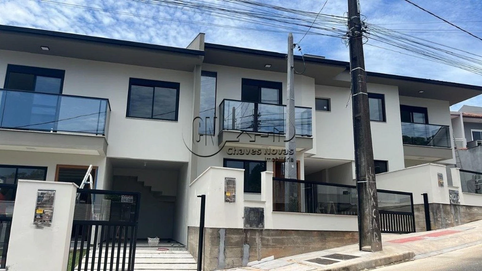 Sobrado geminado em Potecas, São José