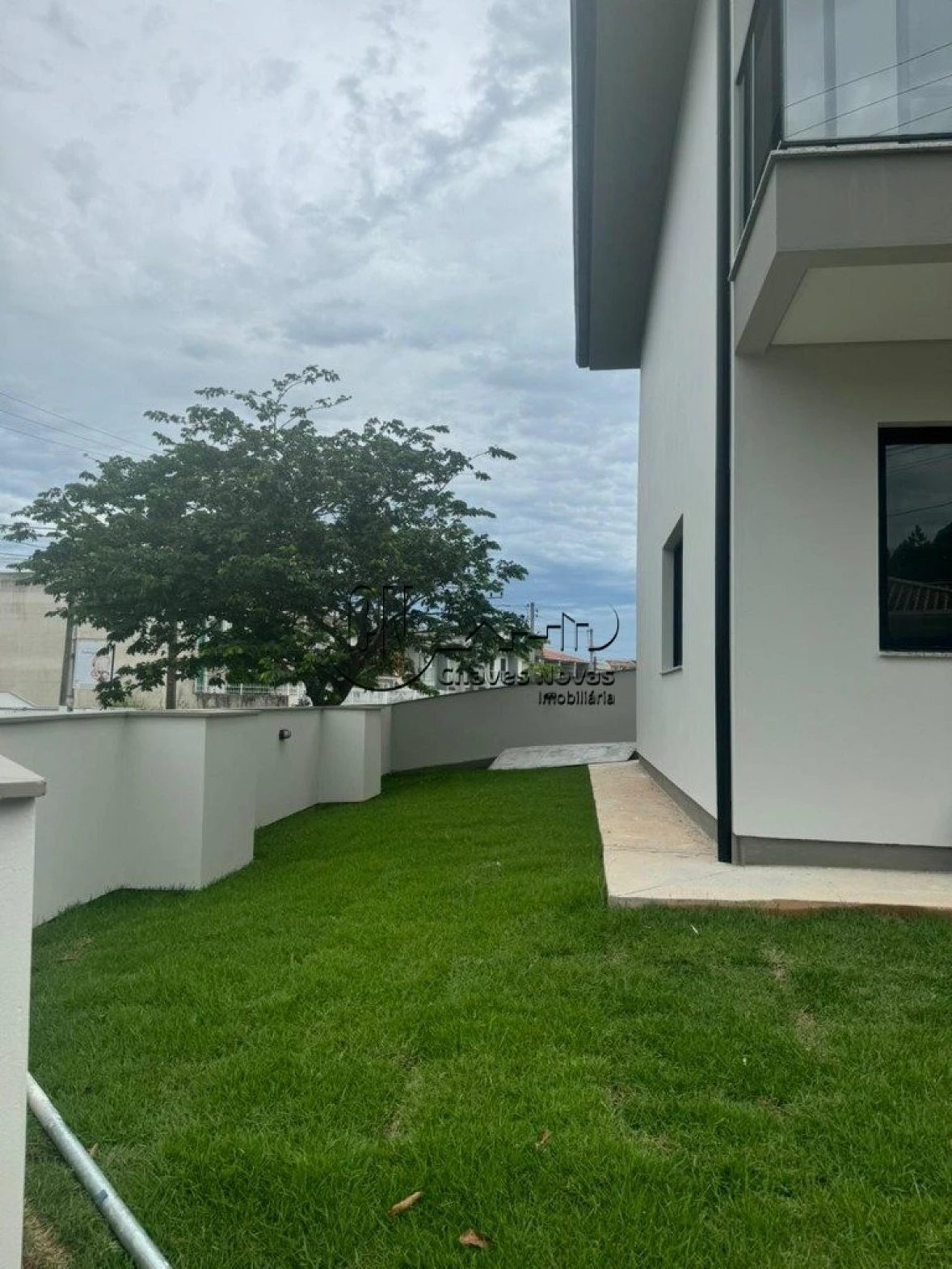 Sobrado geminado em Potecas, São José