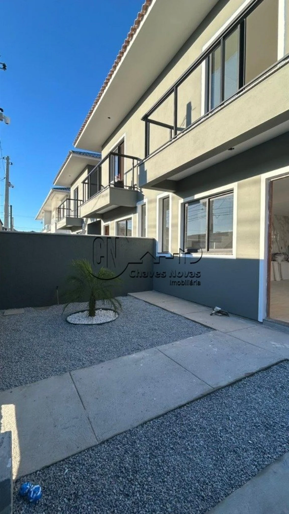 Sobrado a Venda com 2 Quartos no Bairro Nova Palhoça