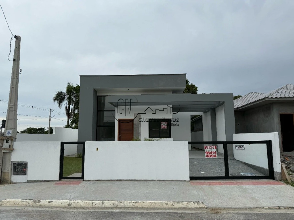 Casa a Venda com 03 Quartos no Bairro Forquilhas em São José