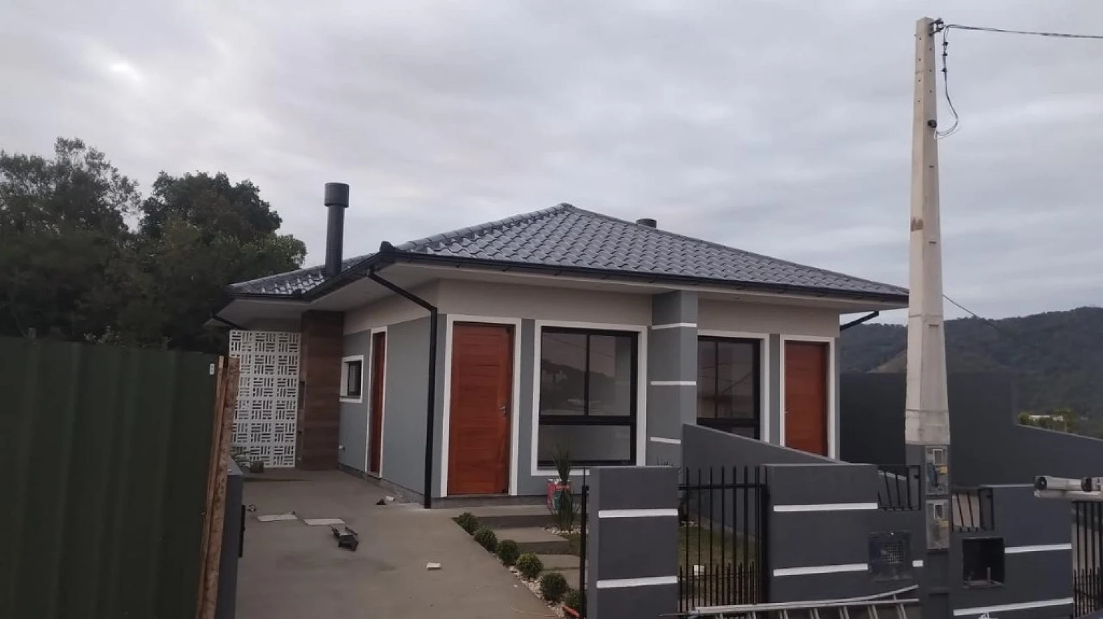 Casa a Venda com 02 Quartos no Bairro Forquilhas em São José