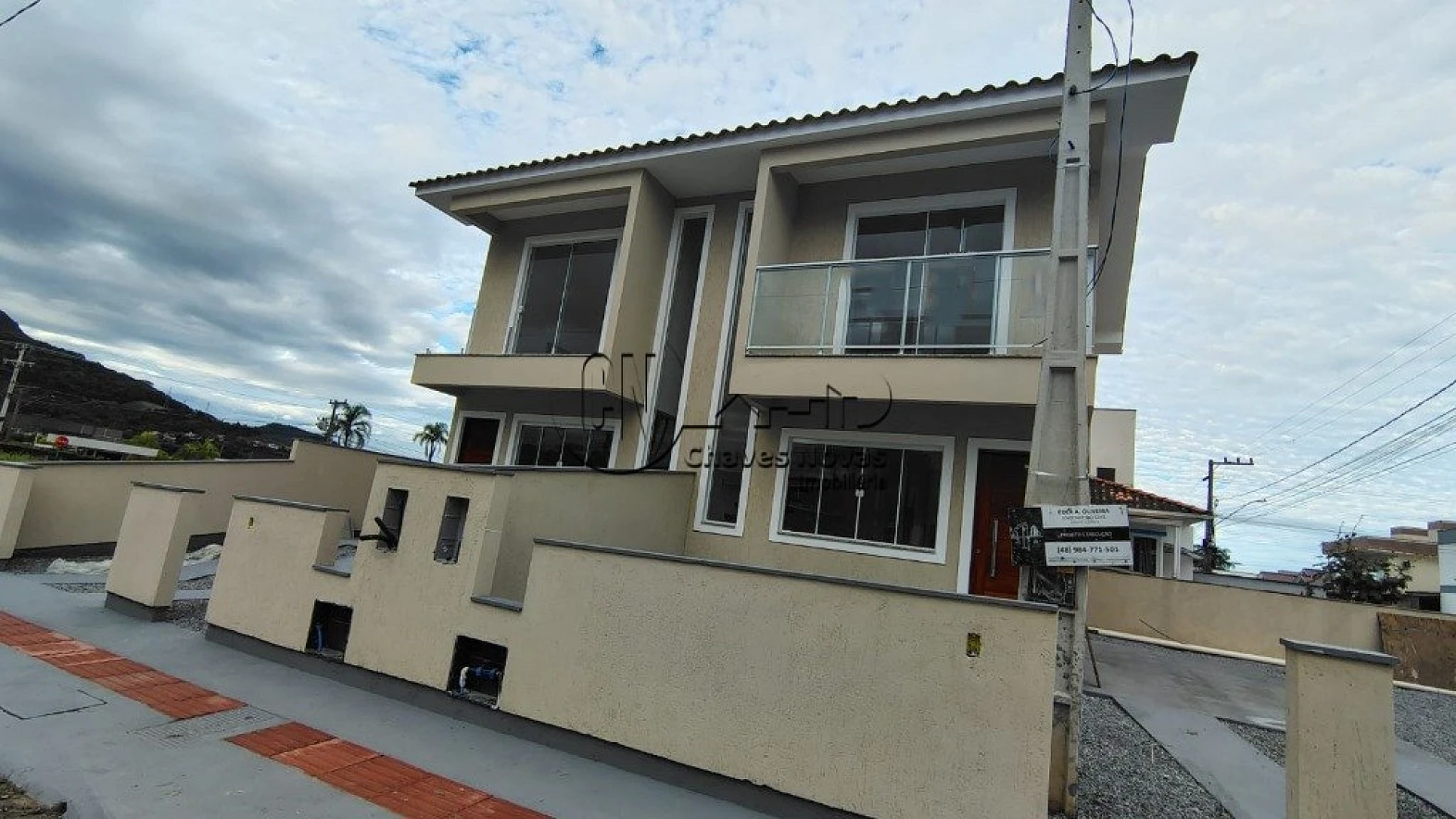 Sobrado a Venda com 02 Quartos no Loteamento Vale Verde em Palhoça