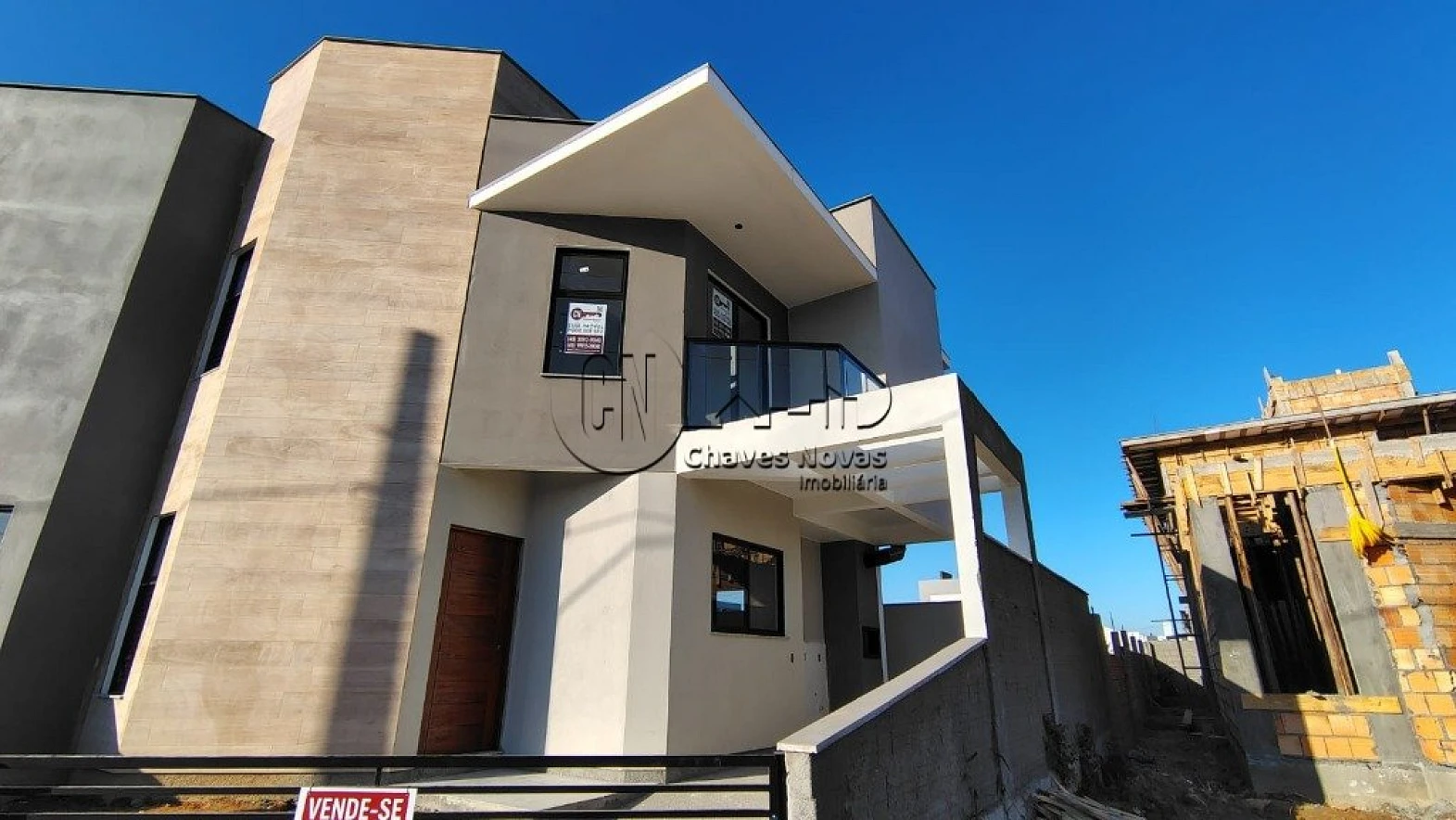 Sobrado geminado em Loteamento Bela Vista, Palhoça