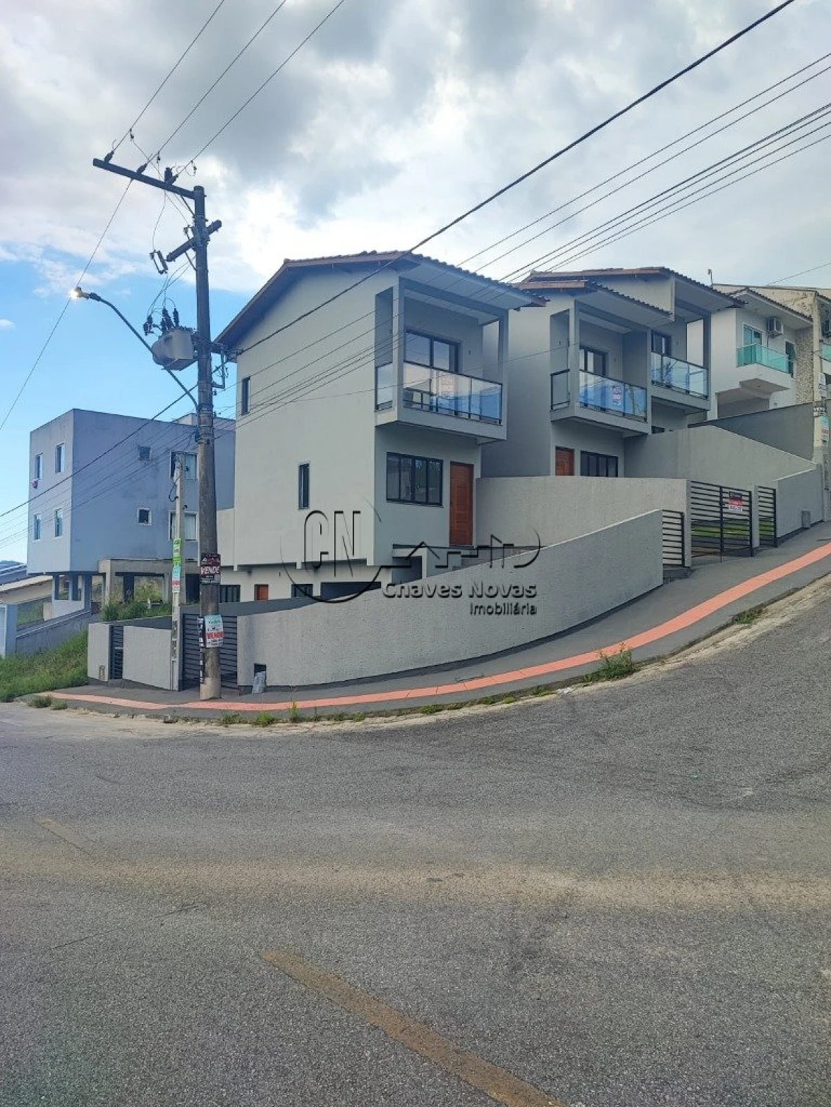 Sobrado geminado em Bela Vista Jardins, Palhoça