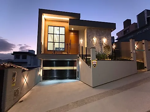 Casa 3 Quartos com 1 Suíte e 177m² - Green Village