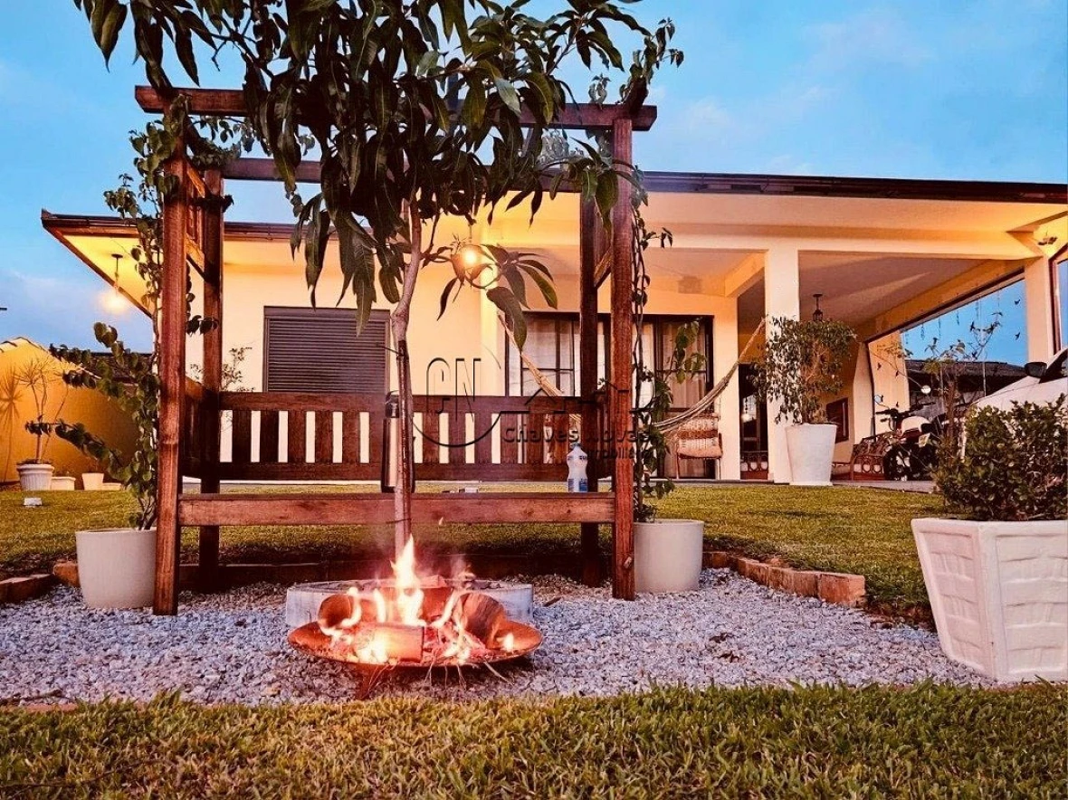 Casa em Vargem Grande, Santo Amaro da Imperatriz