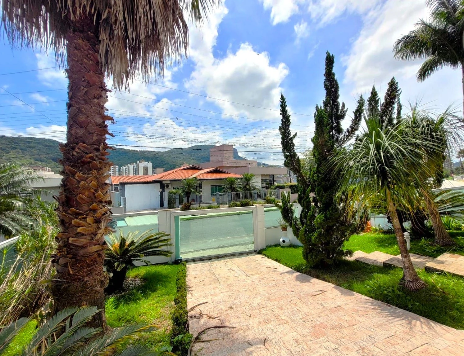 Casa 3 Quartos com 1 Suíte e 239m² - Pedra Branca - Casa em Pedra Branca, Palhoça - Foto 1