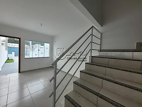 Sobrado geminado em Forquilhas, São José