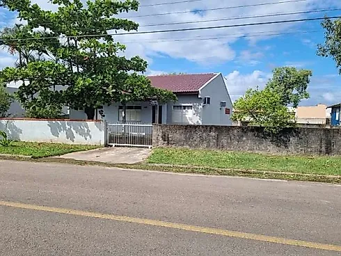 Casa 4 Dormitórios Amplo Quintal no Coroados - Apartamento em Coroados, Guaratuba - Foto 1