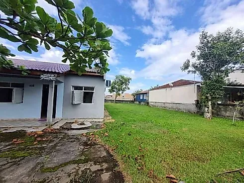 Casa 4 Dormitórios Amplo Quintal no Coroados - Apartamento em Coroados, Guaratuba - Foto 4