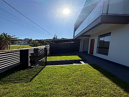 Sobrado geminado em Forquilhas, São José