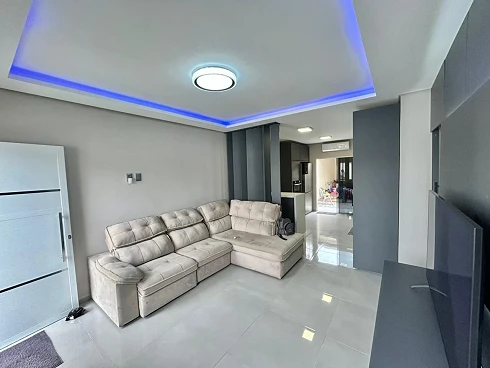 Sobrado geminado em Potecas, São José