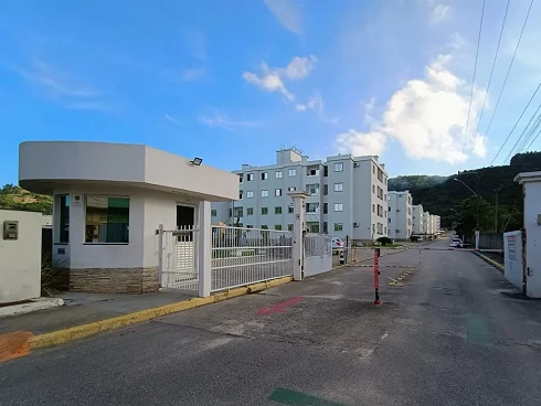 Apartamento em Fundos, Biguaçu