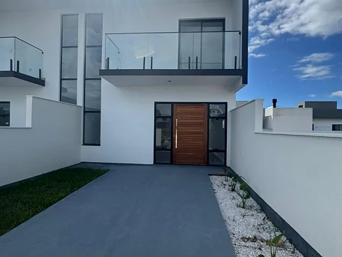 Sobrado geminado em Nova Palhoça, Palhoça