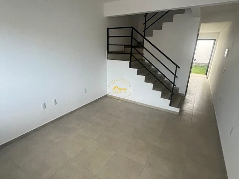 Sobrado geminado em Potecas, São José