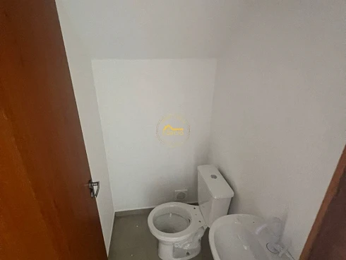 Sobrado geminado em Potecas, São José