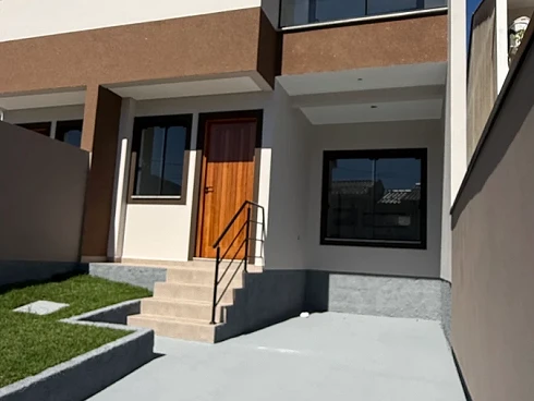 Sobrado geminado em Potecas, São José