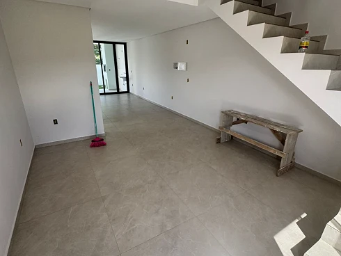 Sobrado geminado em Aririú, Palhoça