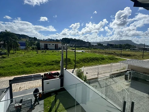 Sobrado geminado em Aririú, Palhoça