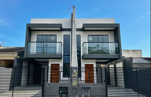 Sobrado geminado em Forquilhas, São José