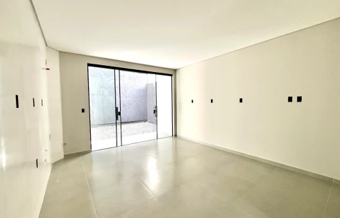 Sobrado geminado em Forquilhas, São José