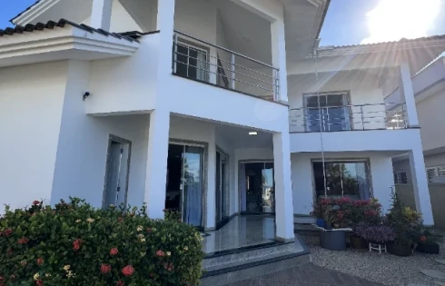 Apartamento em Ponta de Baixo, São José