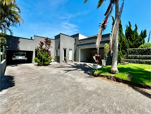 Casa em Bosque das Mansões, São José