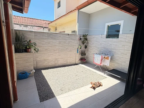 Sobrado geminado em Forquilhas, São José