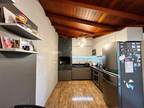 Sobrado geminado em Forquilhas, São José