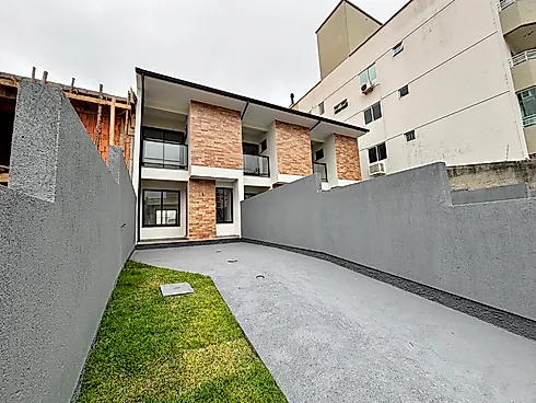 Sobrado com 2 quartos em Areias, São José
