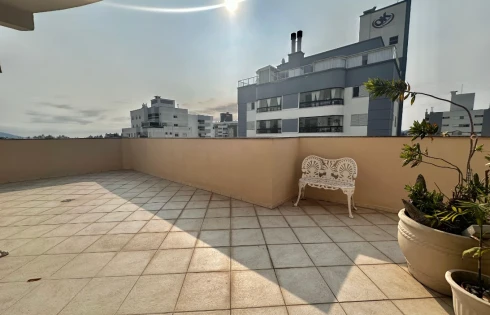 Cobertura em Kobrasol, São José
