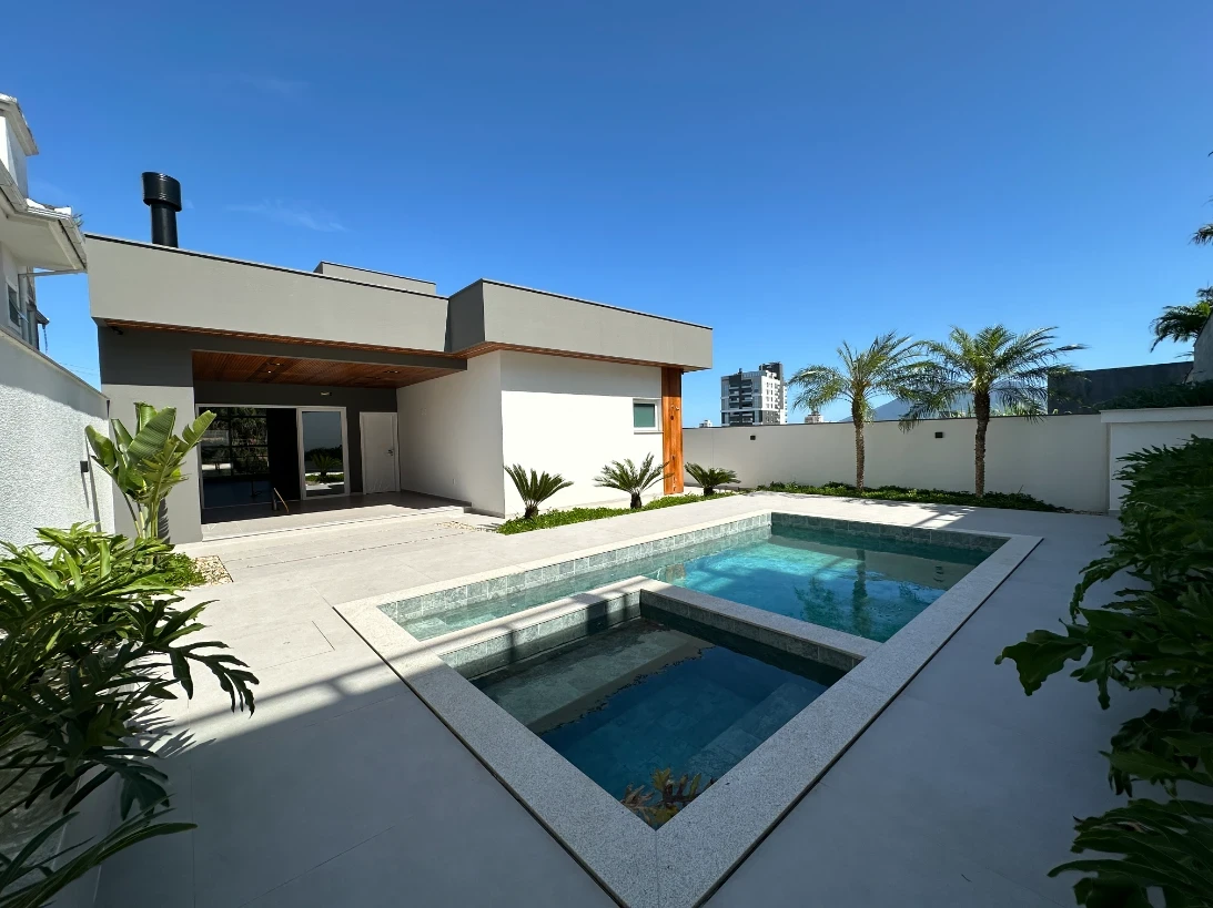 Casa com 240m², 3 dormitórios sendo os 3 suíte na Pedra Branca