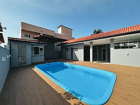 Casa na Pedra Branca, 3 Dormitórios com Suíte e Piscina - Casa em Pedra Branca, Palhoça - Foto 2