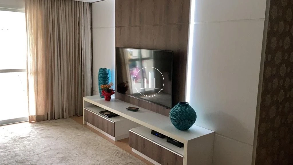 Apartamento em Cacupé, Florianópolis. 3 quartos, 172m². Imagem 2 de 27