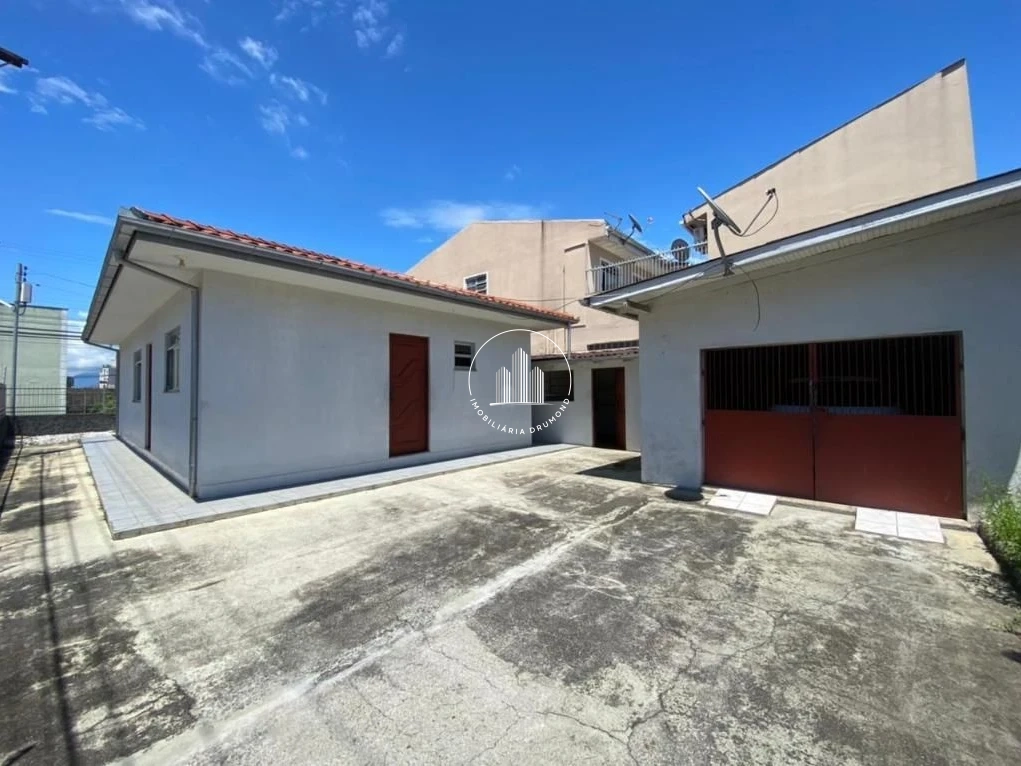 Casa em Kobrasol, São José. 3 quartos, 114m². Imagem 2 de 18