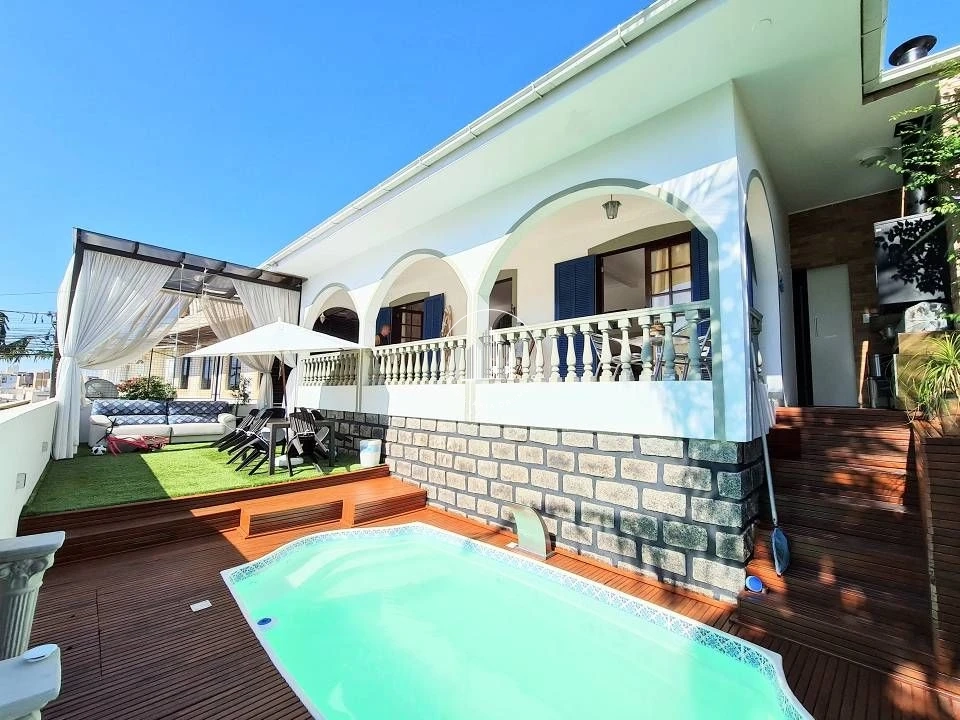Casa em Itaguaçu, Florianópolis. 4 quartos, 149m². Imagem 1 de 48