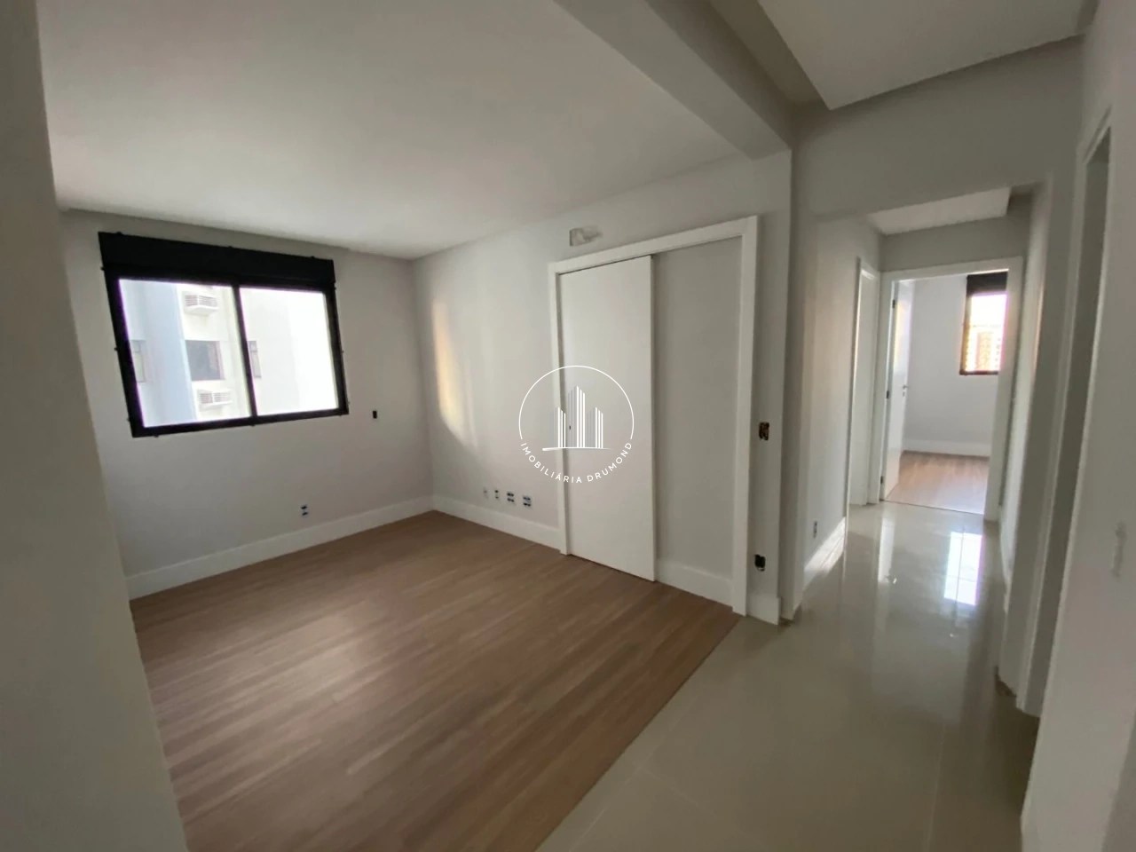 Apartamento em Agronômica, Florianópolis. 3 quartos, 101m². Imagem 3 de 50