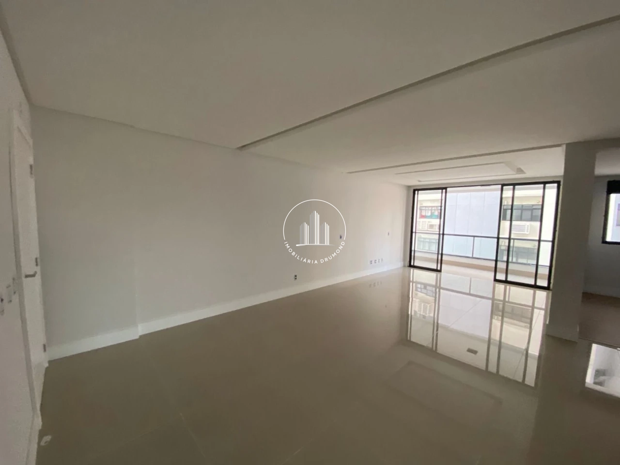Apartamento em Agronômica, Florianópolis. 3 quartos, 101m². Imagem 9 de 50