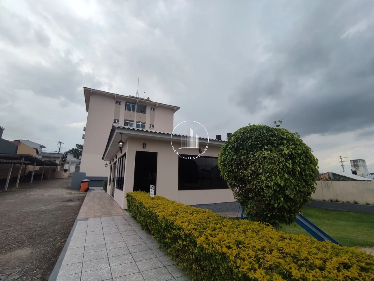 Apartamento em Capoeiras, Florianópolis. 2 quartos, 53m². Imagem 1 de 20