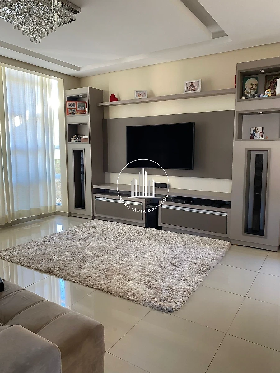Casa em Pedra Branca, Palhoça. 3 quartos, 170m². Imagem 2 de 20