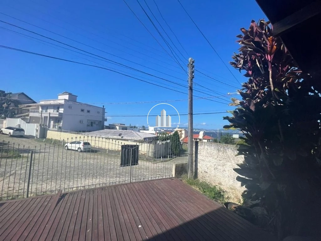 Casa em Ponta de Baixo, São José. 4 quartos, 206m². Imagem 24 de 28