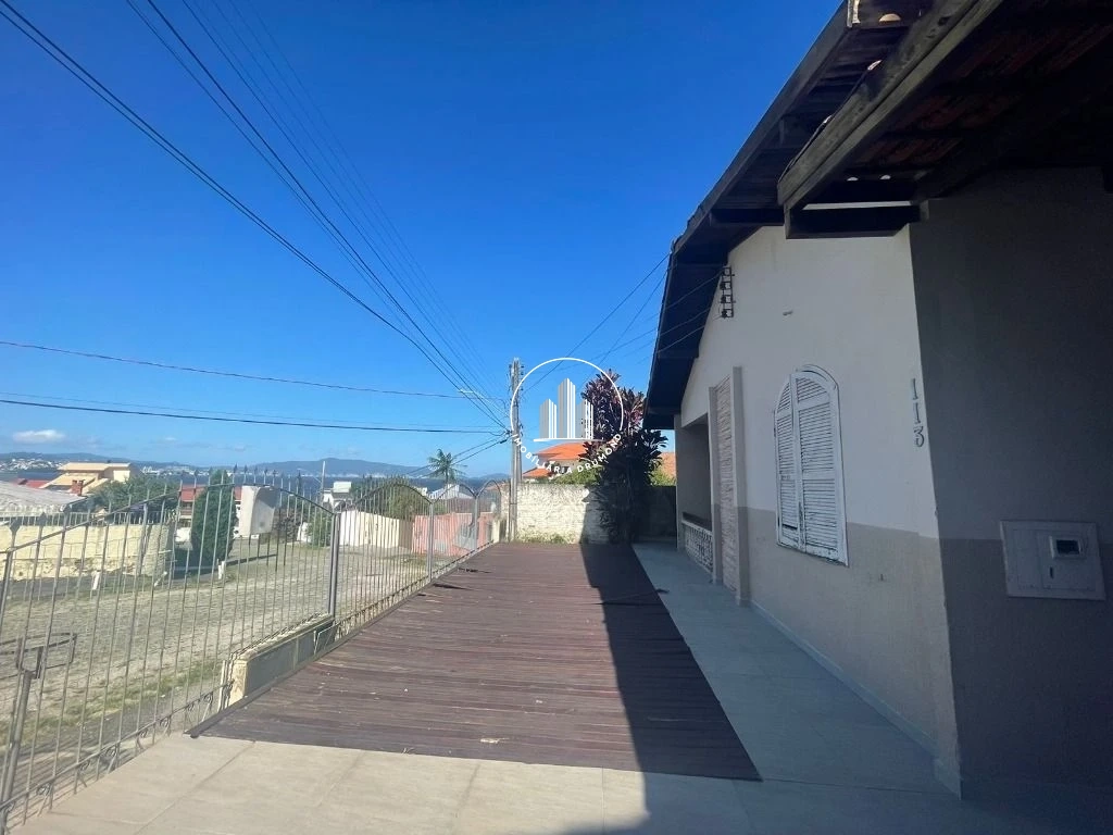 Casa em Ponta de Baixo, São José. 4 quartos, 206m². Imagem 25 de 28